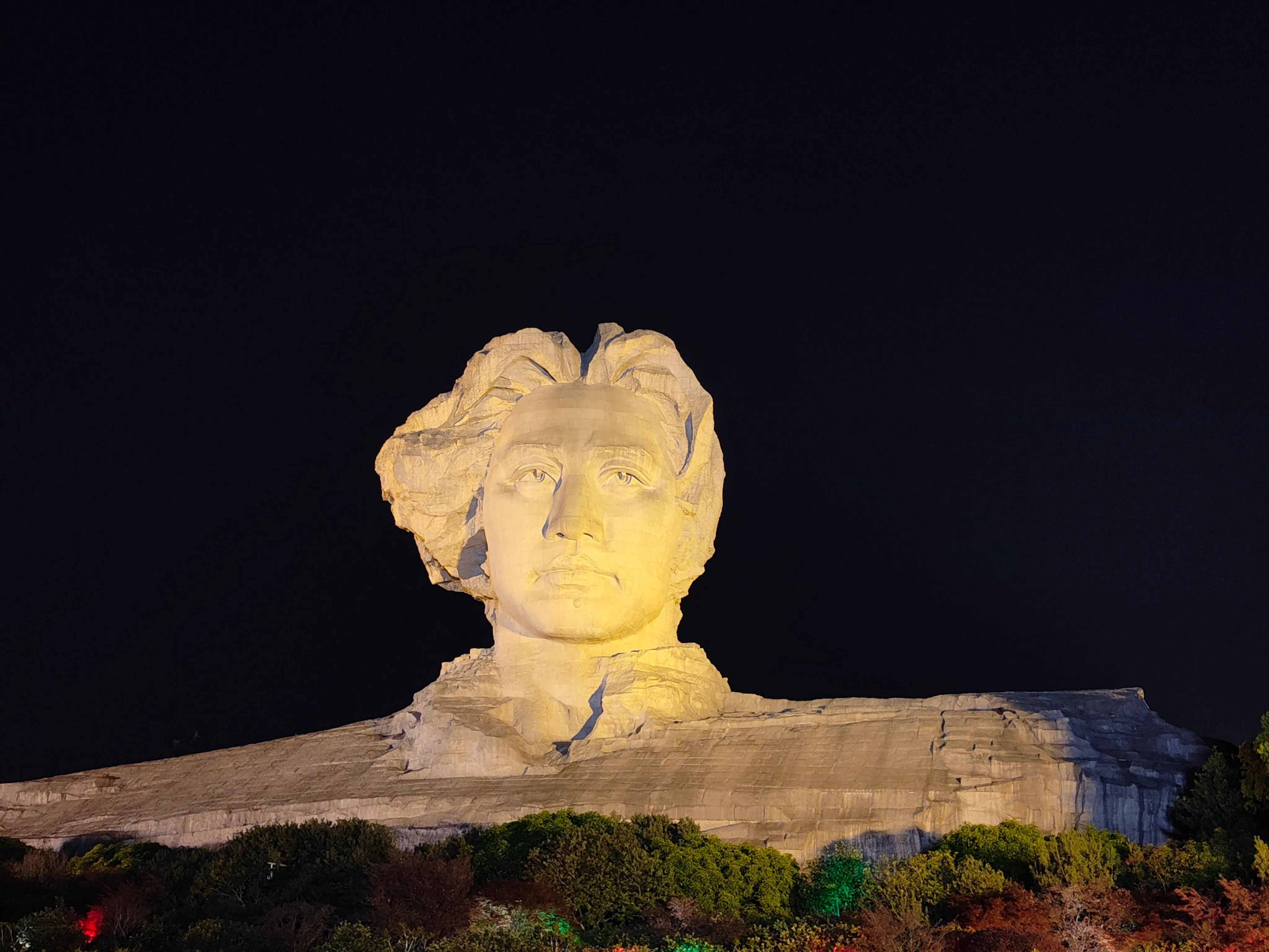 青年毛泽东像，橘子洲头